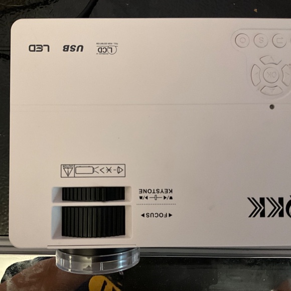 Projector - Picture 3 of 5